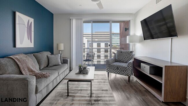 Foto del edificio - 2323 E Highland Ave