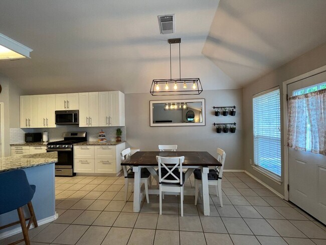 Building Photo - 4319 S Summercrest Loop