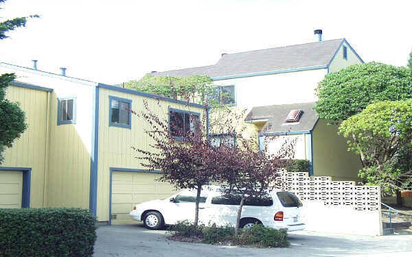 Building Photo - 200 Pilarcitos Ave