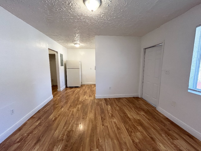 Foto del edificio - 641 NE 86th St