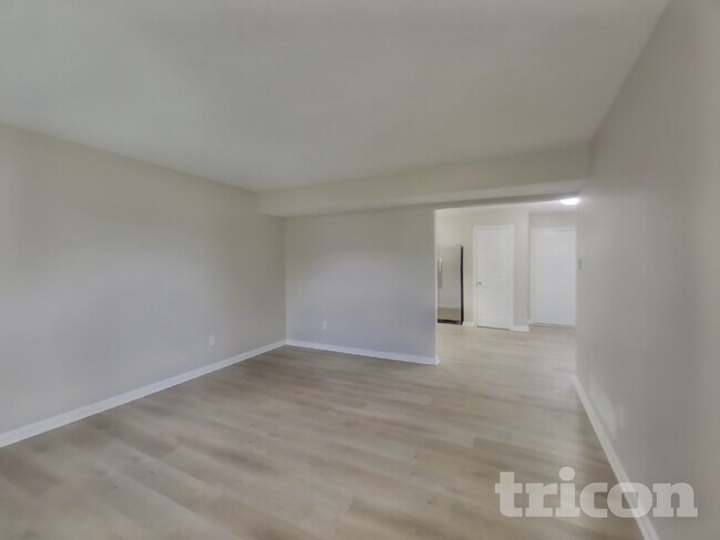 Foto del edificio - 11118 Waterfield Pl
