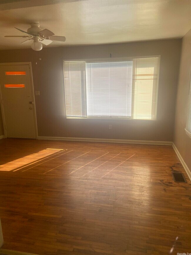 Foto del edificio - 3604 Elam St