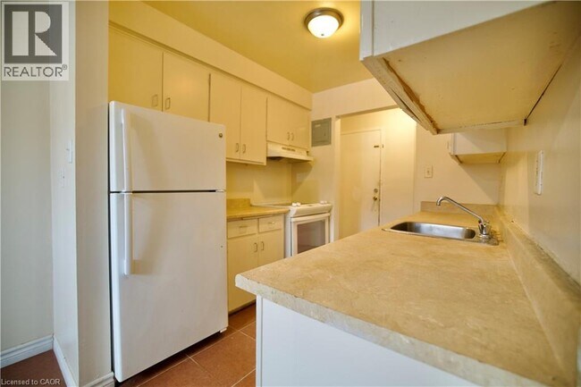 Building Photo - 223 Heiman St