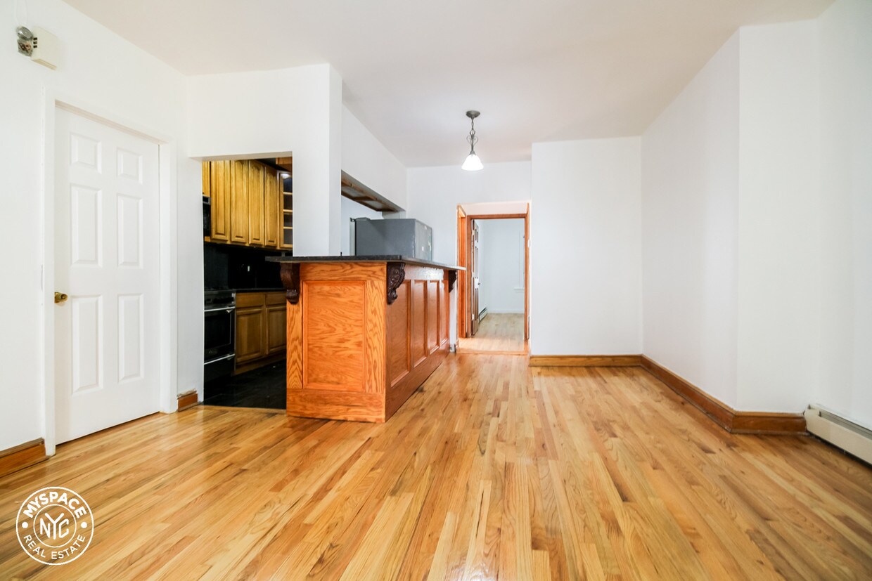 Primary Photo - 43 Troutman St
