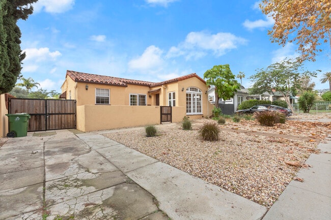 Foto del edificio - 827 N Laurel Ave