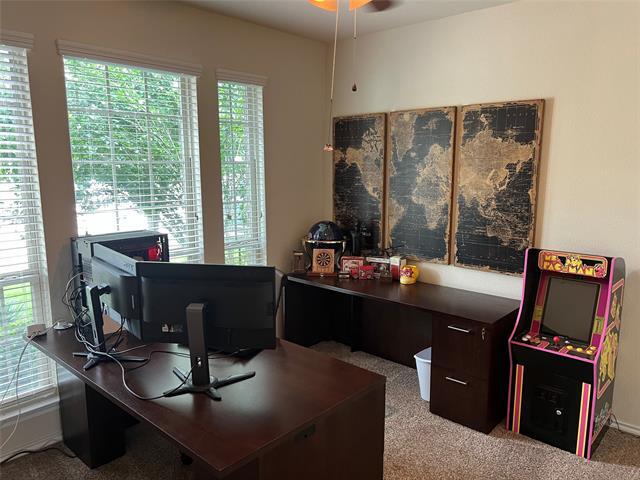 Foto del edificio - 3020 Tamarack Ln