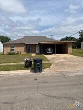 Building Photo - 808 Stetson Ave