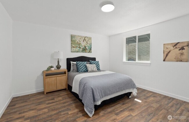 Cama 2 - 114 N Gold St