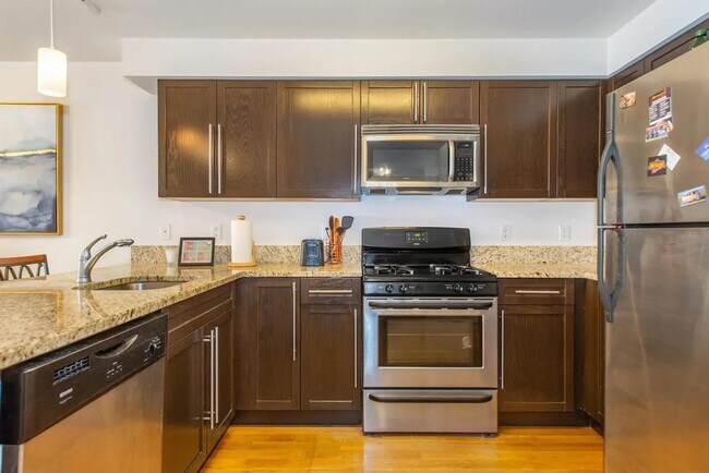 Foto del edificio - 5711 Jefferson St