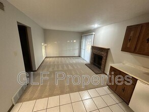 Building Photo - 5820 S 52nd St