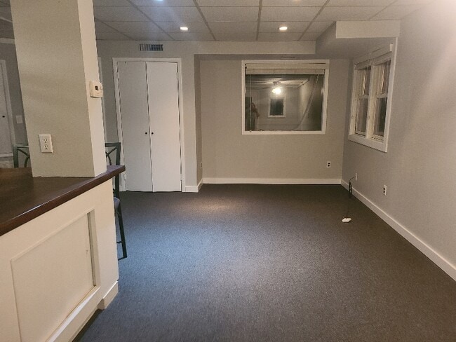 Building Photo - 16 Queen Rd