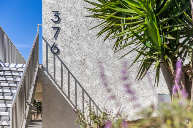 Signage - Moss Street Townhomes