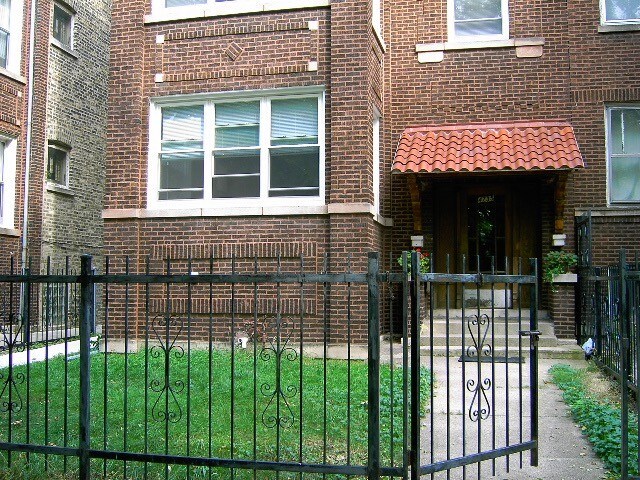 Primary Photo - 4735 N Washtenaw Ave