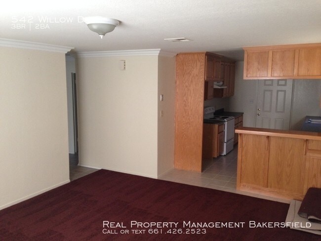 Building Photo - 542 Willow Drive Unit B