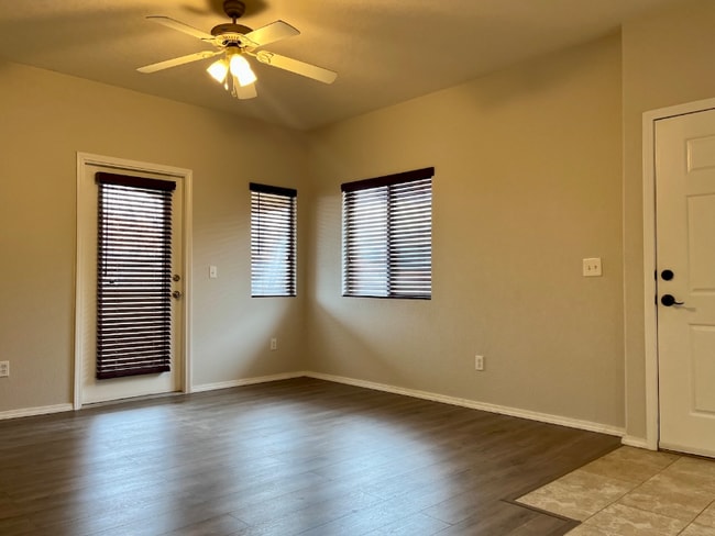 Foto del edificio - 6800 Vista Del Norte Dr NE