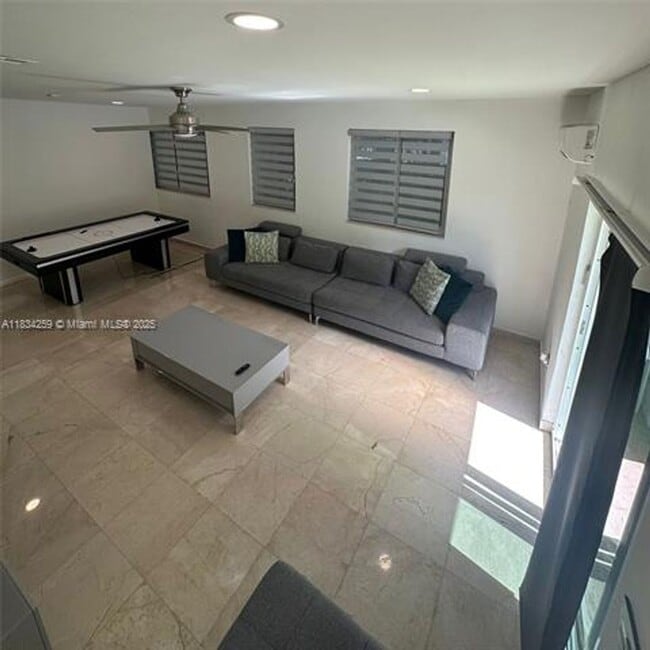 Foto del edificio - 17650 NE 19th Ave