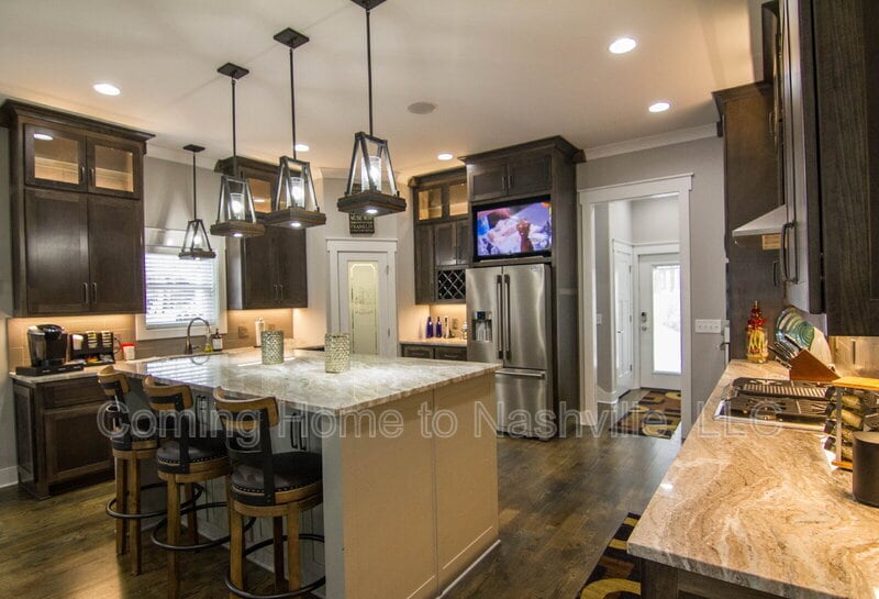 Foto principal - 910 11th Ave N