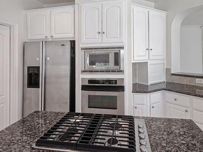 Foto del edificio - 6010 Serrano Terrace Ln