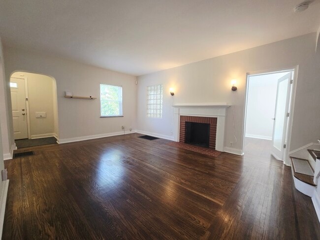 Living Room - 6323 Heitzler Ave