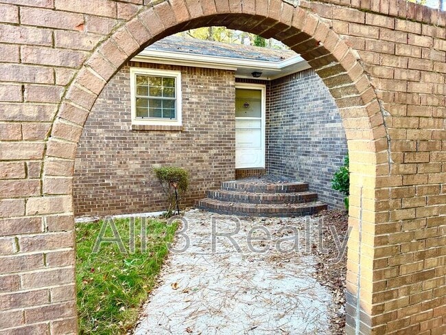 Foto del edificio - 3305 Spring Creek Dr SE