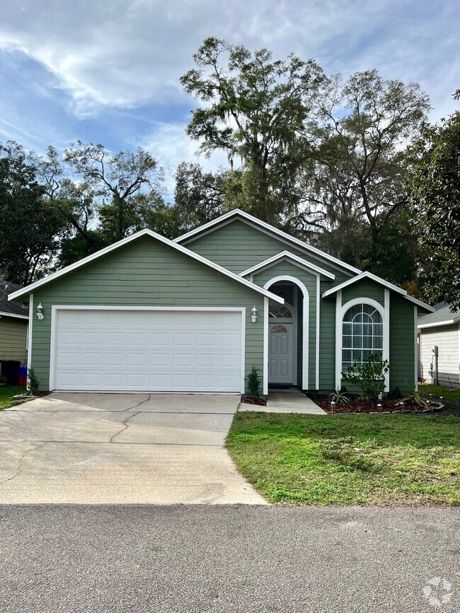 The Woodlands Student Apartments for Rent Gainesville, FL 3 Rentals