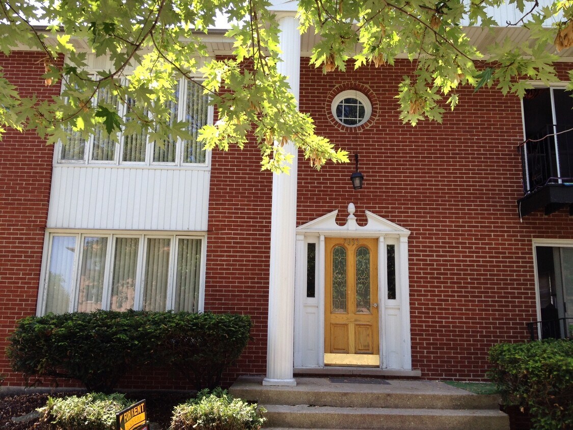 Primary Photo - 7033 99th St