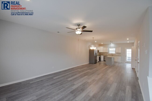 Foto del edificio - BRAND NEW 3BD/2.5BA townhome in LaVergne!