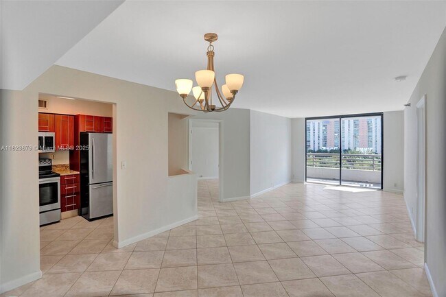 Foto del edificio - 3300 NE 191st St