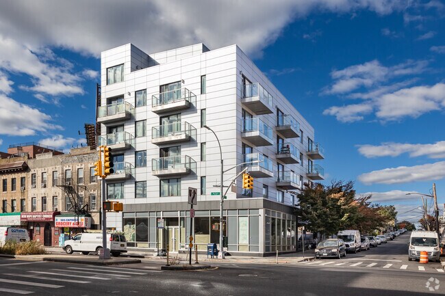 Foto del edificio - 3260 106th St