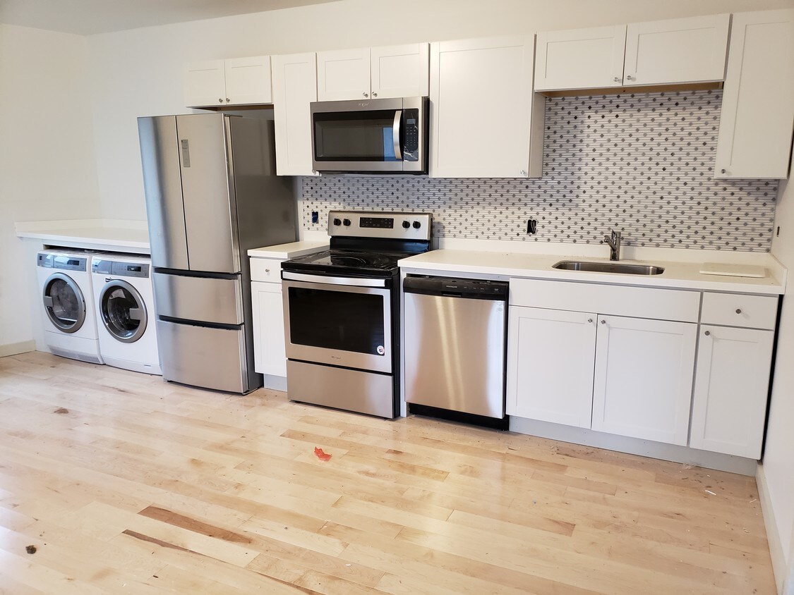 17 Drew St, Burlington, VT 05401 Apartments in Burlington, VT