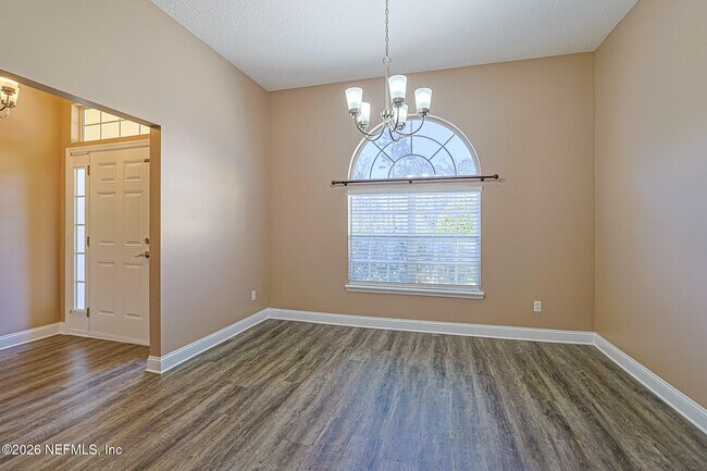 Building Photo - 3031 Five Oaks Ln