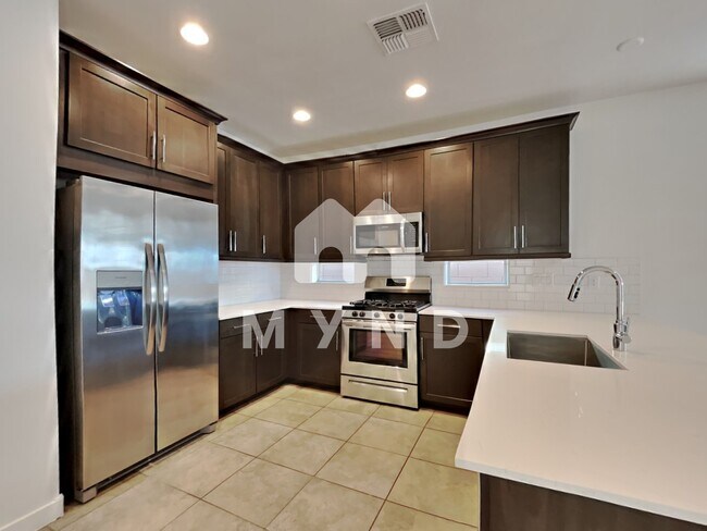 Building Photo - 3823 S 64th Dr