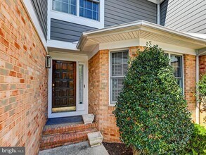 Building Photo - 111 River Oaks Cir