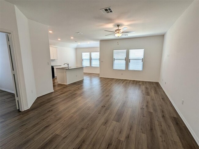 Building Photo - 400 Sebring Cir