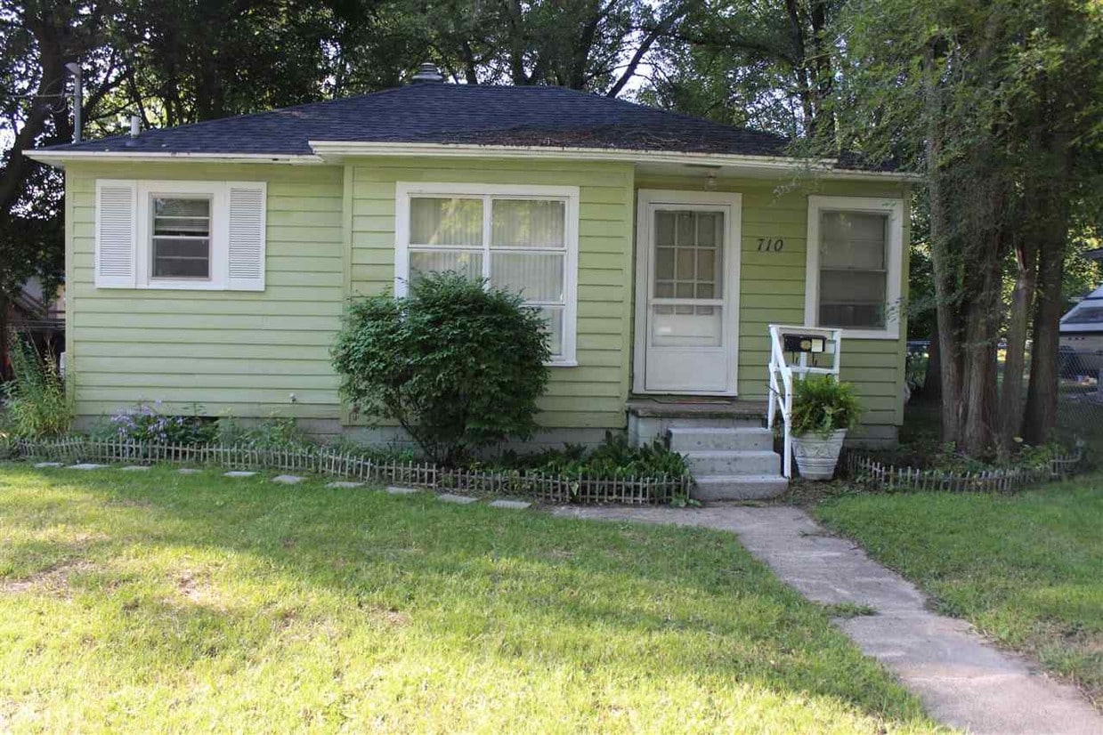 Primary Photo - 710 Maple St