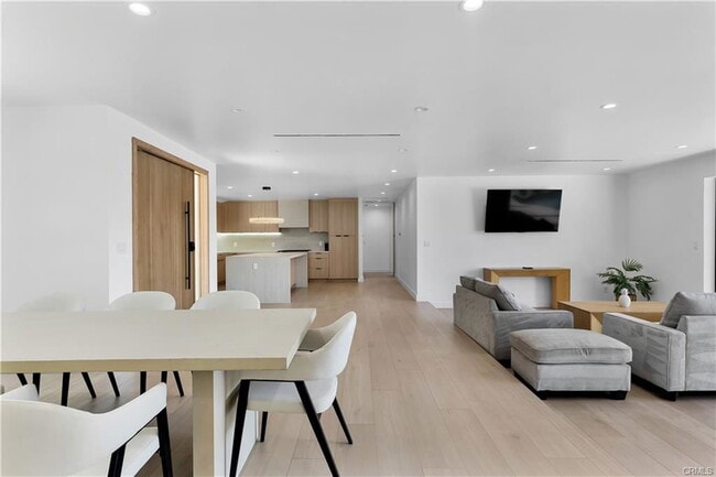 Building Photo - 17072 Oak View Dr