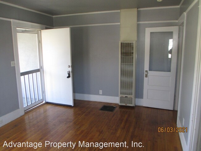 Building Photo - 1 br, 1 bath House - 114 E. Morrison
