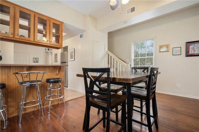 Building Photo - 158 S Cedar St