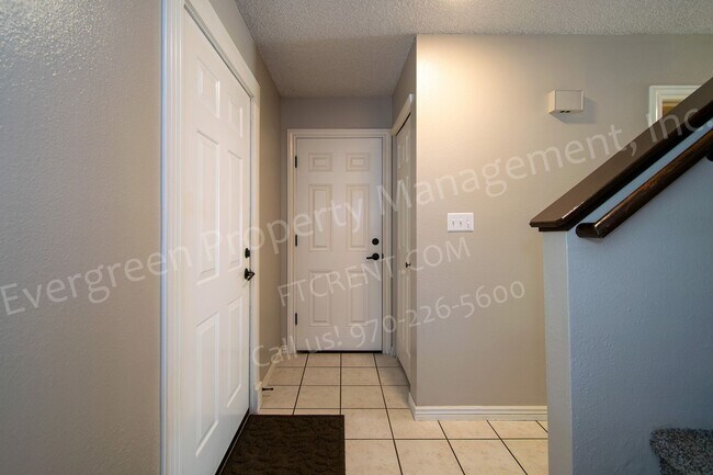 Foto del edificio - Spacious Single Family Home Near Old Town