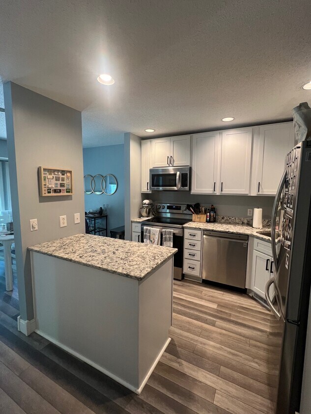 Foto principal - 1664 Brunswick Ave S