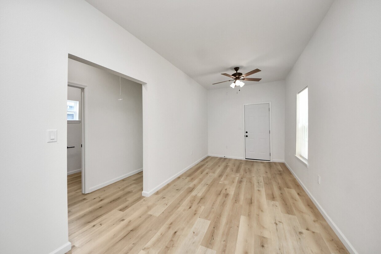 Foto principal - 7305 Sherman St