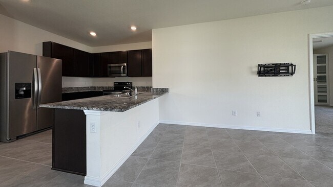 Building Photo - 5699 Chorleywood Ln