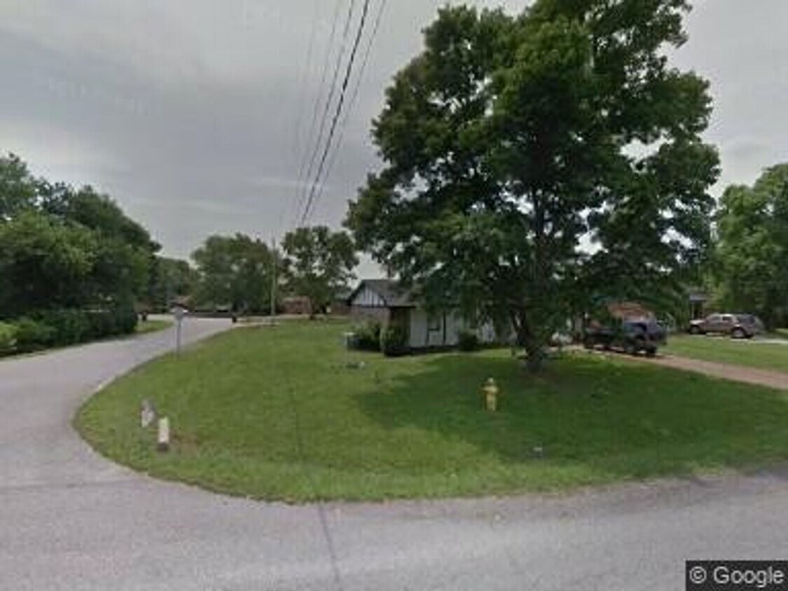 Foto principal - 2 Bd, 1 Bath, 1 Story Duplex in Gallatin!