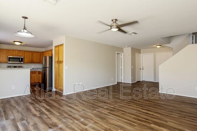 Foto del edificio - 11706 W Poinsettia Dr
