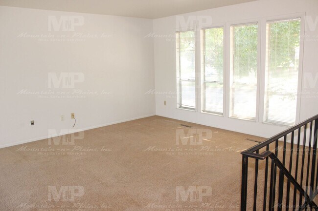 Building Photo - 1205 Fuqua Dr
