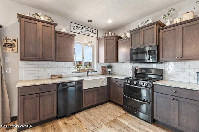 Foto del edificio - 1546 N Tatum Dr
