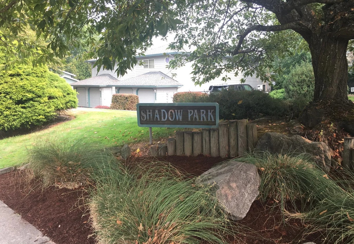 Large Renovated upstairs 2-bed 1-bath (approx. 1347 sq. feet) - Large Renovated upstairs 2-bed 1-bath (approx. 1347 sq. feet)