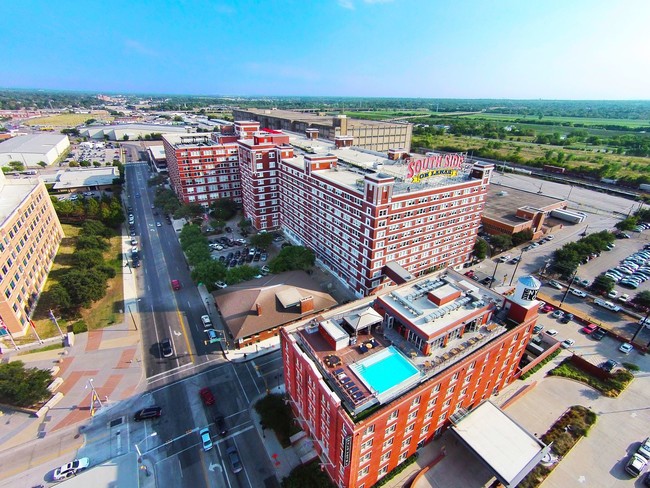 South Side On Lamar Lofts