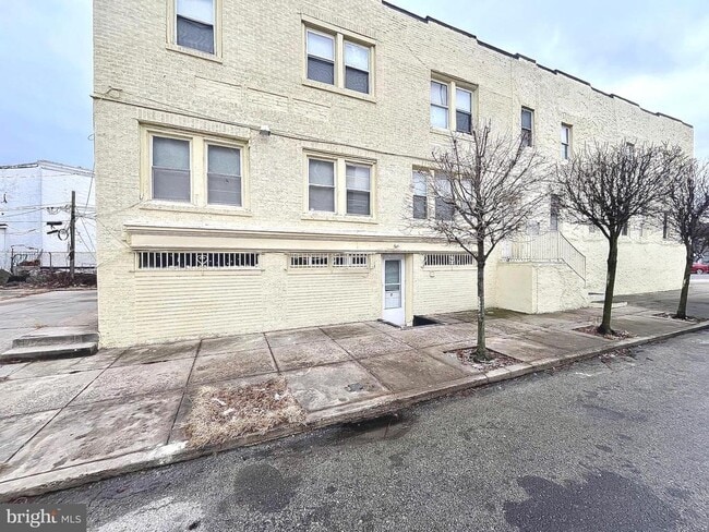 Building Photo - 2020 W 65th Ave