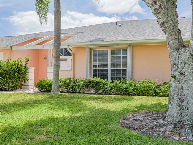 Building Photo - 847 Lake Orchid Cir